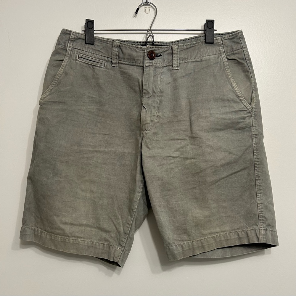 American Eagle Gray Shorts Size 32 EUC